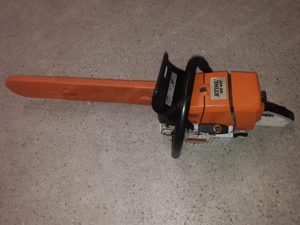 Stihl Motorsäge  in einem guten Zustand wenig benutzt.  Bild 3