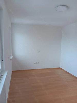 Lichtdurchflutete 3 Zimmerwohnung, natur- und grenznah Bild 3