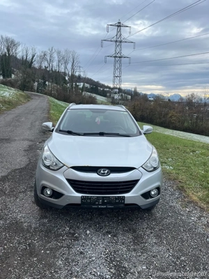 Hyundai ix35 CRDi Allrad Bild 2