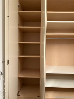 Kleiderschrank Bild 4