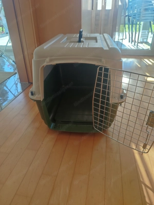 Gut erhaltene Hundebox Bild 2