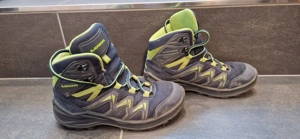 LOWA Bergschuhe für Kinder, Größe 33 Bild 2