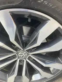 VW Tiguan 2,0 TDI SCR 4Motion 190PS R-Line DSG Higline Top Zusand