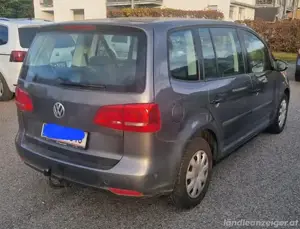 VW Touran 1.6 TDi Bj2012 Bild 3
