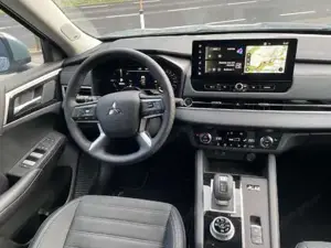 Mitsubishi Outlander Bild 12