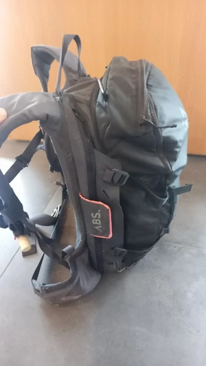 Lawinenrucksack von ABS inkl. Kartusche, Auslöseeinheit und Zip-On