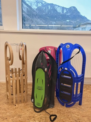 Verschiedene Rodel Bob