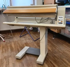 Bügelmaschine, Bügelpresse