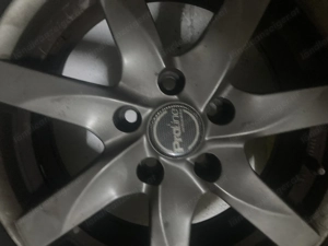 Alufelgen mit Winterreifen 215 65 R16 Bild 3