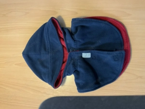 Mütze zum Wenden mit integriertem Schal, blau rot mit Reflexionsstreifen und Klettverschlüssen Bild 3