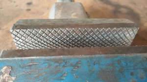 Werkbank mit Schraubstock Bild 4