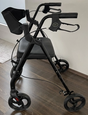 Neuwertiger Rollator Klappbar für den Kofferraum und Leicht mit Sitz -Schmal für Wohnung Bild 5