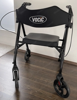 Neuwertiger Rollator Klappbar für den Kofferraum und Leicht mit Sitz -Schmal für Wohnung Bild 4