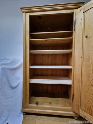 Holz Schrank Bild 3