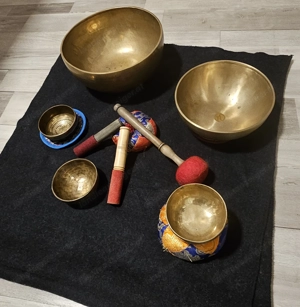 Wunderschöne Klangschalen zu vergeben - machen Sie mir ein Angebot!