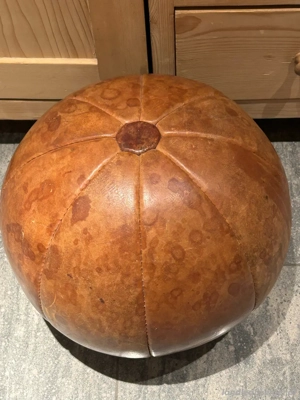 Mid Century - Modern Medizinball Leder
