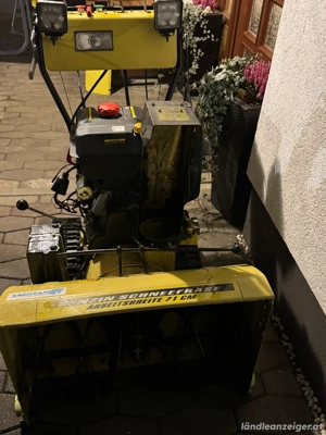 Schneefräse mit Raupenantrieb Bild 3