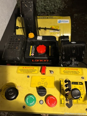 Schneefräse mit Raupenantrieb Bild 2