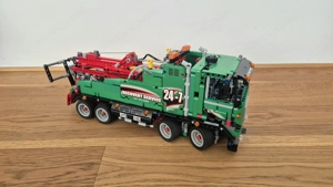 Lego Technic 42008   Abschlepptruck mit Power Functions Bild 2