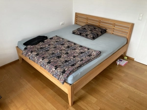 Massivholz Bett   Doppelbett in Buche.