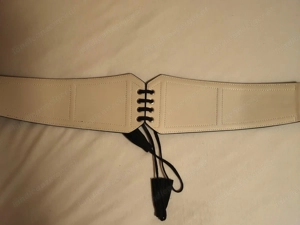 Gürtel Gothic Größe S aus H&M Bild 3
