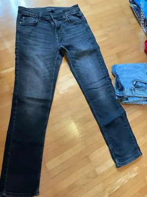 Jeans Hosen in Gr. 29, 30 und 33 und L32