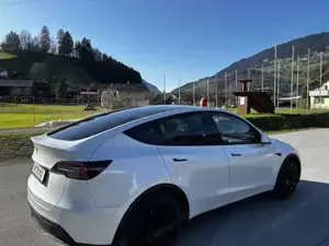 Tesla Model Y Bild 8