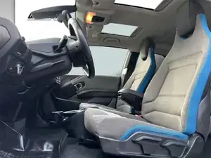 BMW i3s 120Ah // Rückfahrkamera // Glasdach elektr. // Sitzheizung // Komfortzugang Bild 10