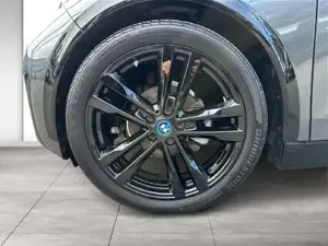 BMW i3s 120Ah // Rückfahrkamera // Glasdach elektr. // Sitzheizung // Komfortzugang Bild 6