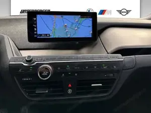 BMW i3s 120Ah // Rückfahrkamera // Glasdach elektr. // Sitzheizung // Komfortzugang Bild 8