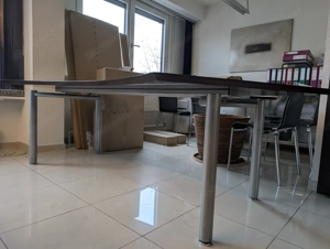Zu verschenken: Großer Konferenztisch (2,5m breit) an Selbstabholer Bild 2