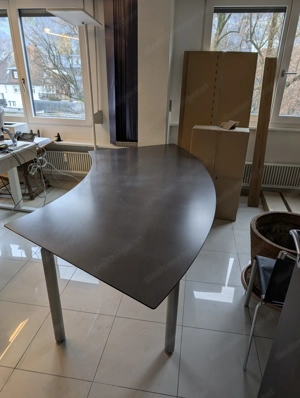 Zu verschenken: Großer Konferenztisch (2,5m breit) an Selbstabholer