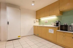 Alles beginnt mit A   Arbeiten, Austauschen, Ankommen im Regus Westbahnhof Bild 7