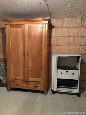 Schränke, verschieden 