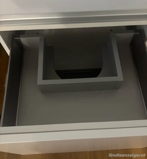  Verschenke Spiegelschrank mit Badverbau, ohne Wasserhahnen und Abfluss Bild 4