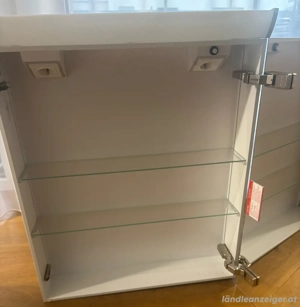  Verschenke Spiegelschrank mit Badverbau, ohne Wasserhahnen und Abfluss Bild 3