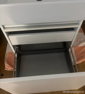  Verschenke Spiegelschrank mit Badverbau, ohne Wasserhahnen und Abfluss Bild 5