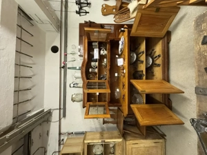 Buffetschrank antik mit bleiverglasten Obertüren  Bild 3