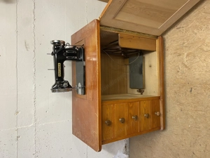 Tischnähmaschine  Bild 3