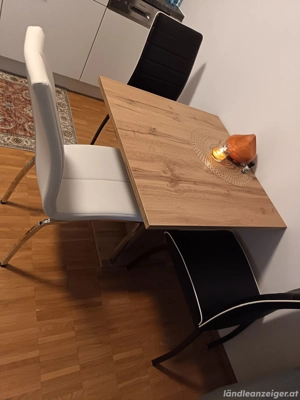 Tisch+ Stühle  Bild 2