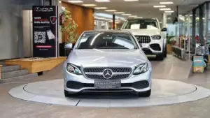 Mercedes-Benz E 220 Bild 16