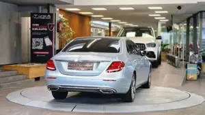 Mercedes-Benz E 220 Bild 9