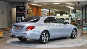 Mercedes-Benz E 220 Bild 7
