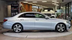 Mercedes-Benz E 220 Bild 13