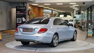 Mercedes-Benz E 220 Bild 8