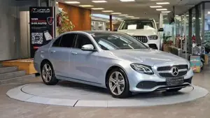 Mercedes-Benz E 220 Bild 11