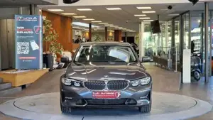 BMW 330 Bild 3