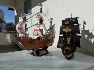 Segelschiffe mit Kanonen