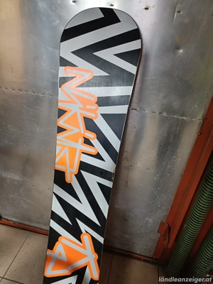 Snowboard mit Bindung  Bild 3