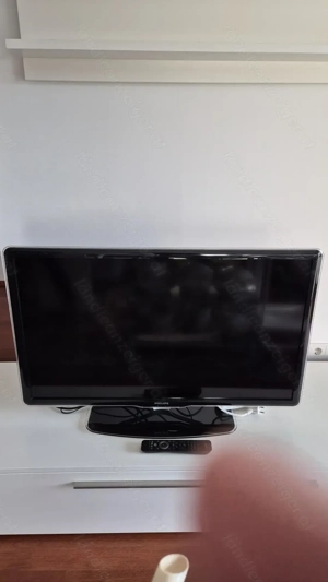 PHILIPS Fernseher mit Fernbedienung, funktionsfähig